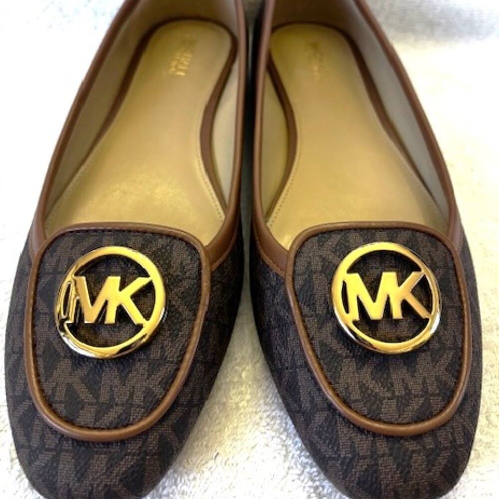 Michael Kors logo ballet flats NWOT Size 9
